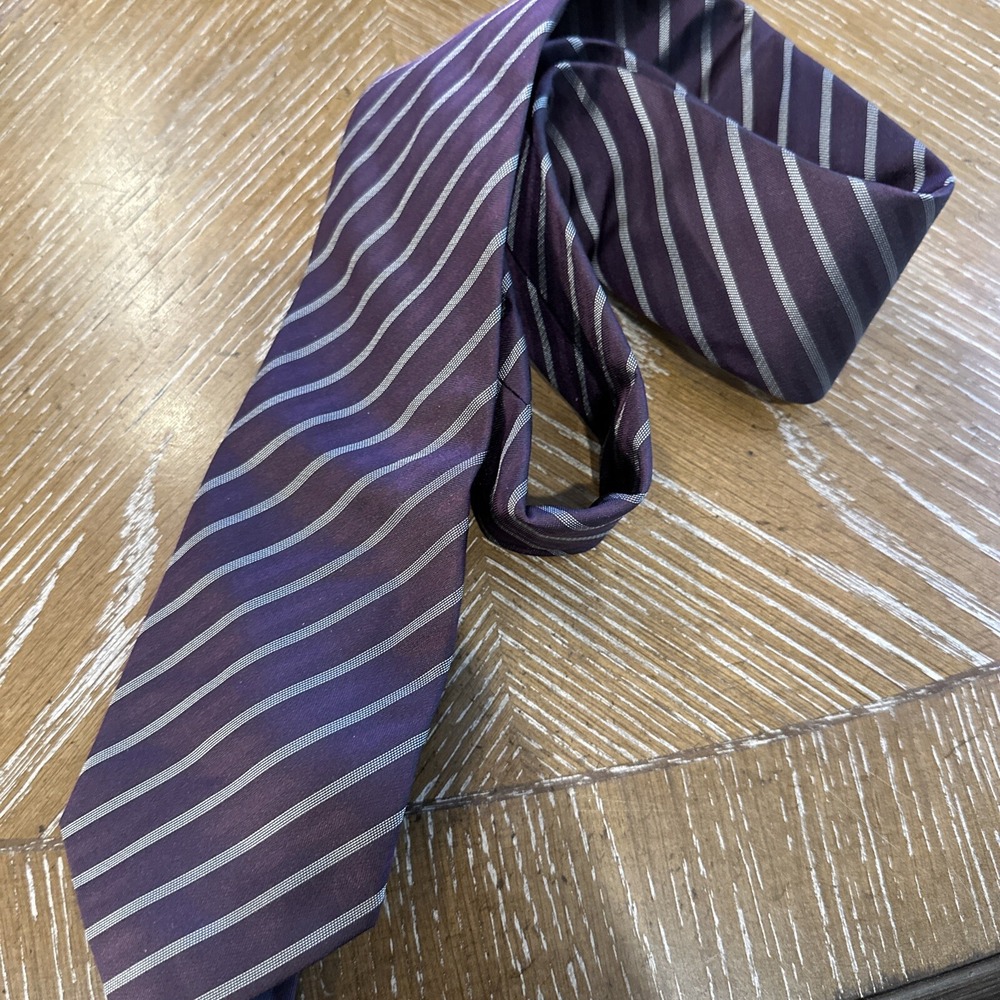 Hugo Boss Mens Silk Necktie Purple Silver Diagonal Striped Formal Business Tie‎